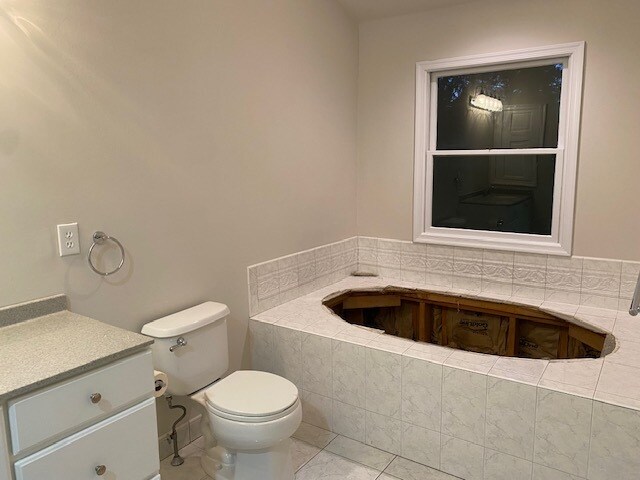 Main Bath - tub - 29 W Wissahickon Ave