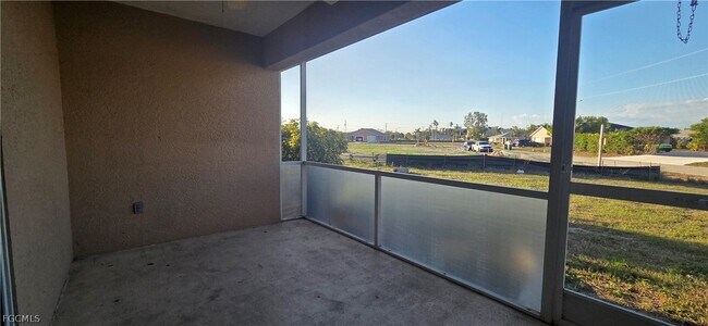 Building Photo - 1019 SE 12th Terrace