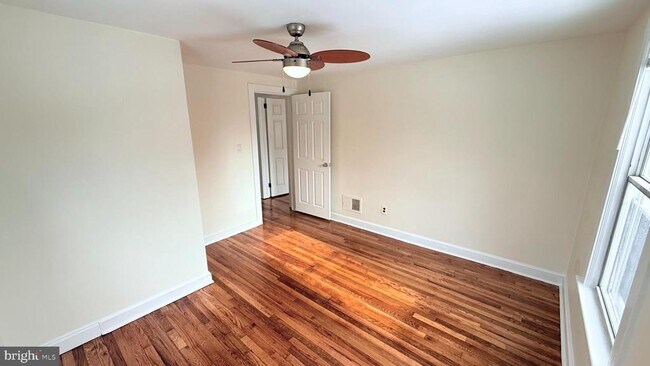 Building Photo - 470 Connecticut Ave