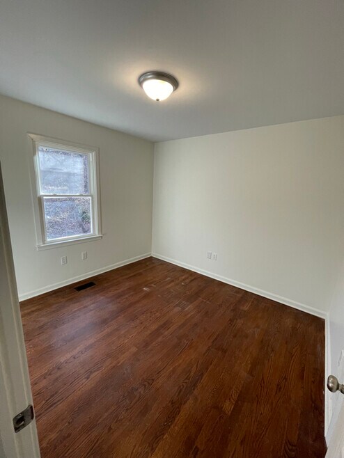 Building Photo - 122 S Shenandoah Ave