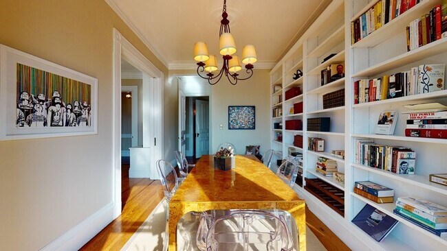 Building Photo - 295-297-297 Beacon St