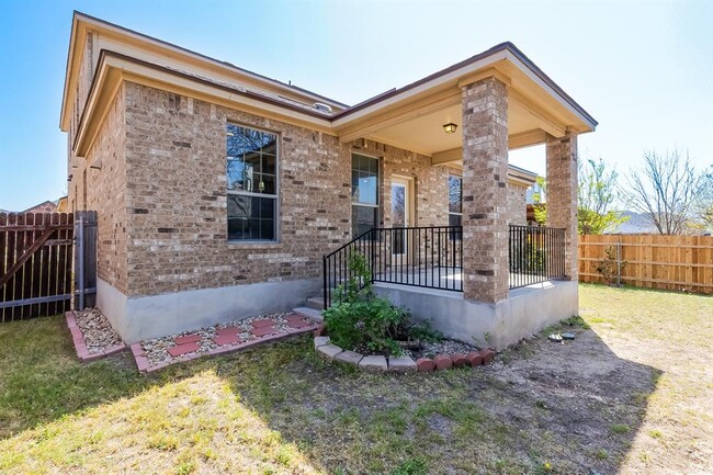 Building Photo - 868 Water Hyacinth Loop