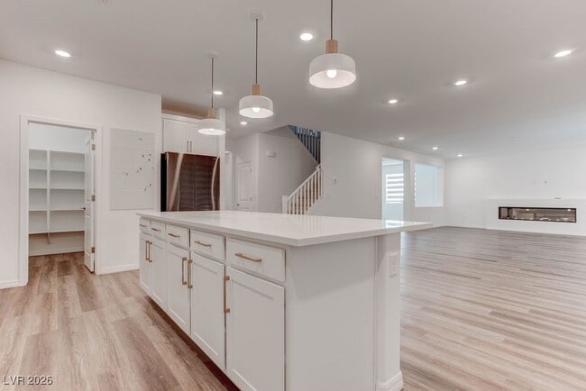 Building Photo - 10269 Lofty Knl St