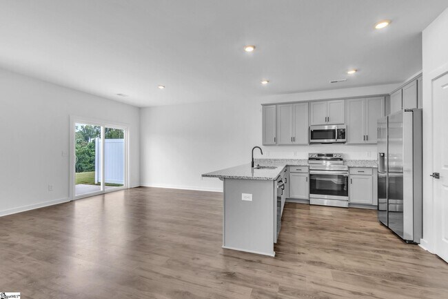 Building Photo - 1250 Westgate Vlg Dr