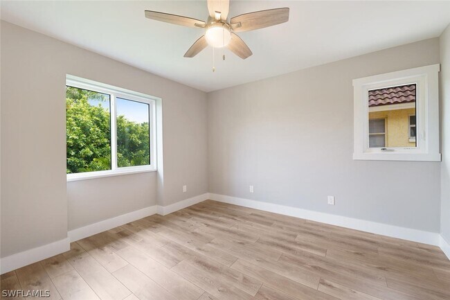 Building Photo - 1130 5th St S