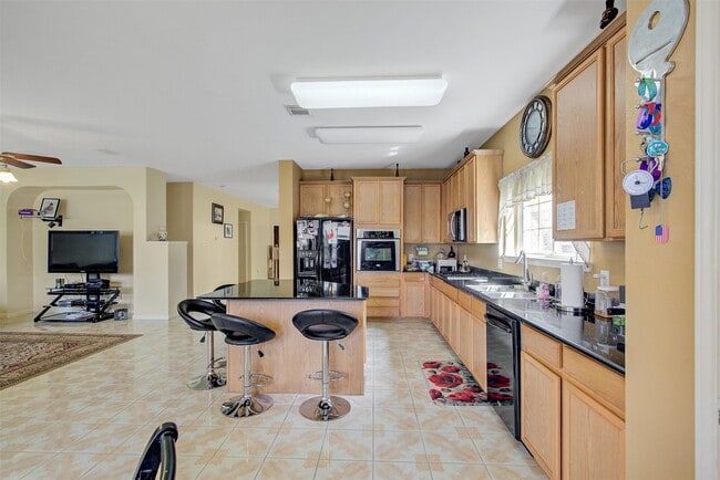 Building Photo - 29642 Legends Green Dr