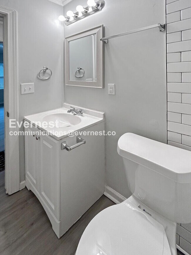 Building Photo - 1 Bed, 1 Bath Home with Off-Street Parking / Pet-Friendly / Coming Soon!