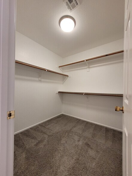 Building Photo - 5926 Silver Trace Ct