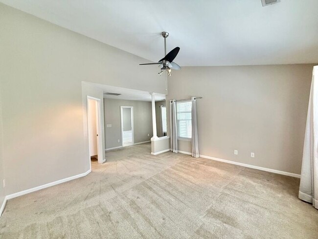 Building Photo - 3021 Parkersburg St