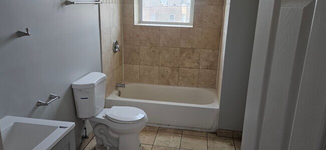 Building Photo - 4157 W Adams St - Unit 4159-3