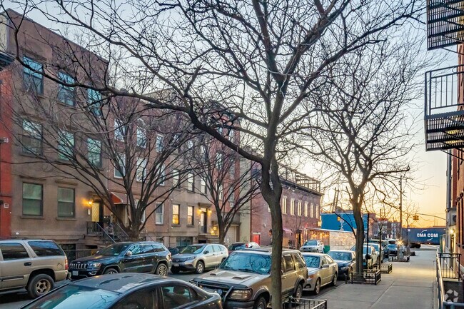 Building Photo - 136 Degraw St