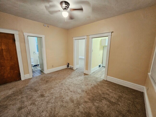 Building Photo - 1285 Clairhaven St