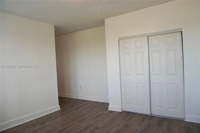 Building Photo - 501 SW 6th Ct