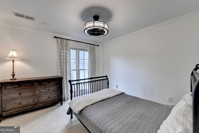 Building Photo - 2611 Briers N Dr