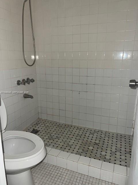 Building Photo - 10000 NW 80th Ct