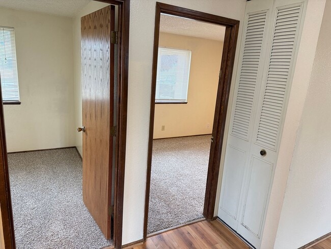 Building Photo - 3 bedroom 2 bath house in a great neighborhood!