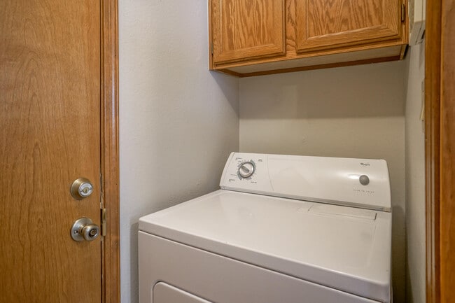 Building Photo - 5609 Wingate Ave NW