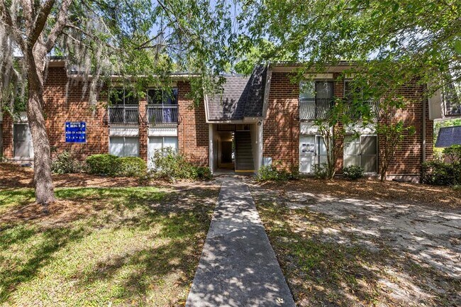 Building Photo - 1700 SW 16th Ct