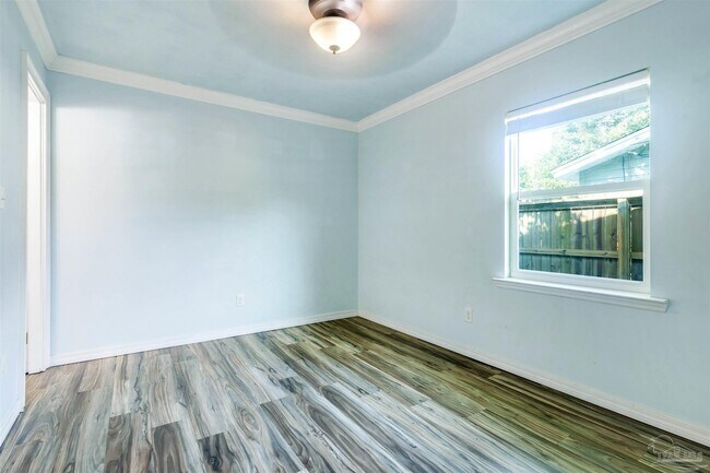 Building Photo - 308 Hollywood Blvd NE