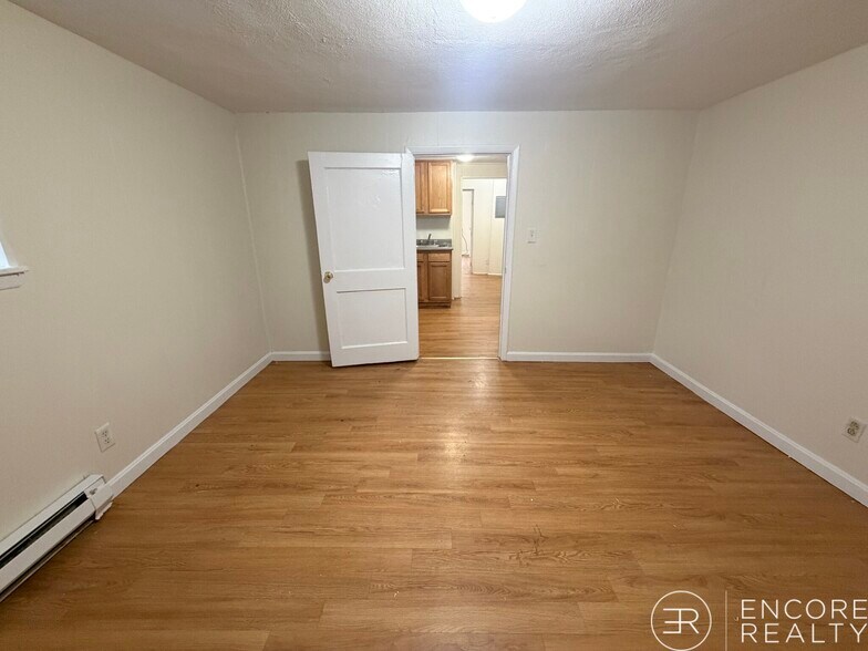 Building Photo - 123 Sutherland Rd