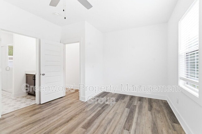 Building Photo - 4003 Nairn Dr