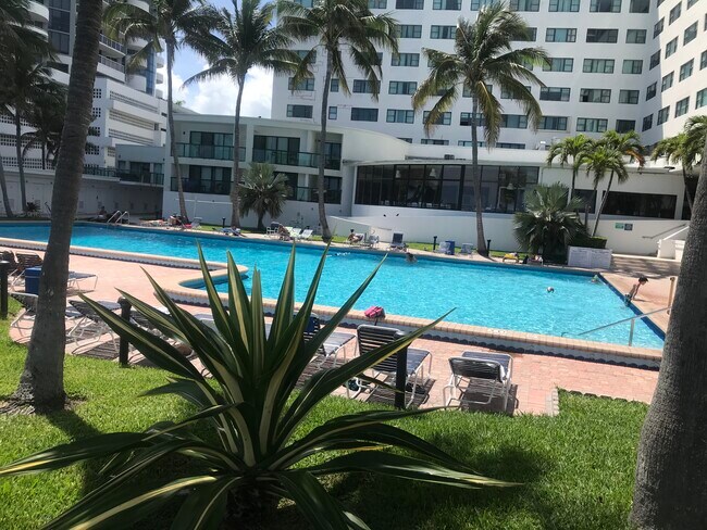 Building Photo - 6345 Collins Ave