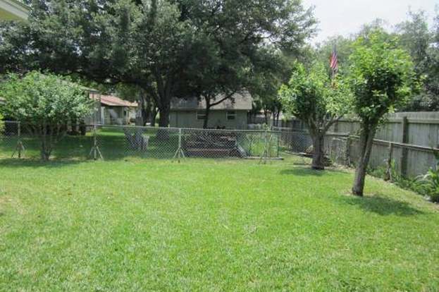 Building Photo - 833 Timber Dr