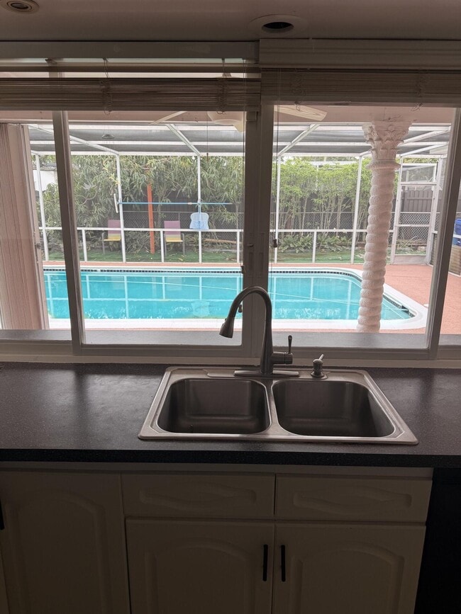 Building Photo - 7648 Alhambra Blvd