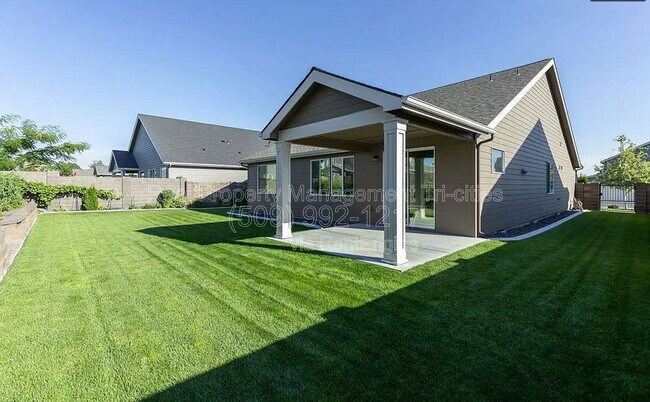 Building Photo - 8817 Grandview Dr