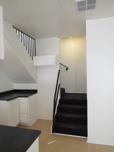 Building Photo - 7665 Fountain Ave