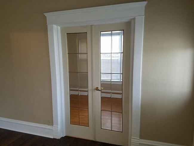 Building Photo - 3 bedroom 1 bath house