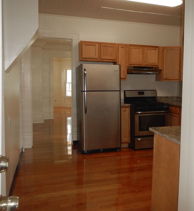 Building Photo - 558 Columbus Ave