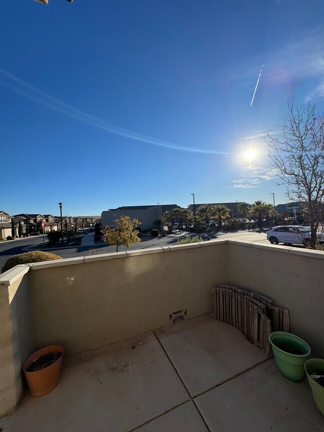 Building Photo - Beautiful 3 Bedroom Home - Casitas at Sienna Hills