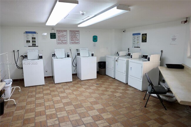 Building Photo - 8730 SW 133rd Avenue Rd