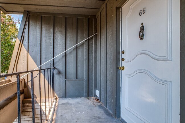 Building Photo - 9025 Rue Cambon St