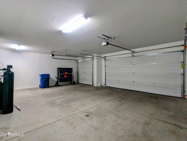 Building Photo - 11326 E Upton Ave