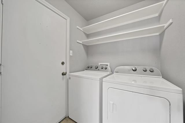 Building Photo - 1340 Maywood Ct