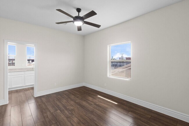 Building Photo - Yandell Units