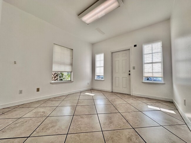 Building Photo - Live Near the Water – 3-Bedroom Home with ...