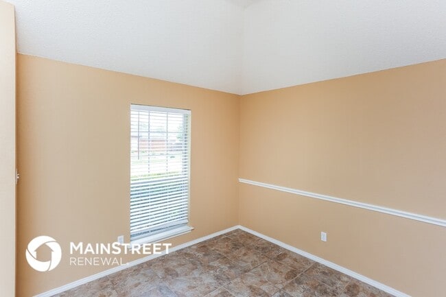 Building Photo - 443 Kimmel Dr