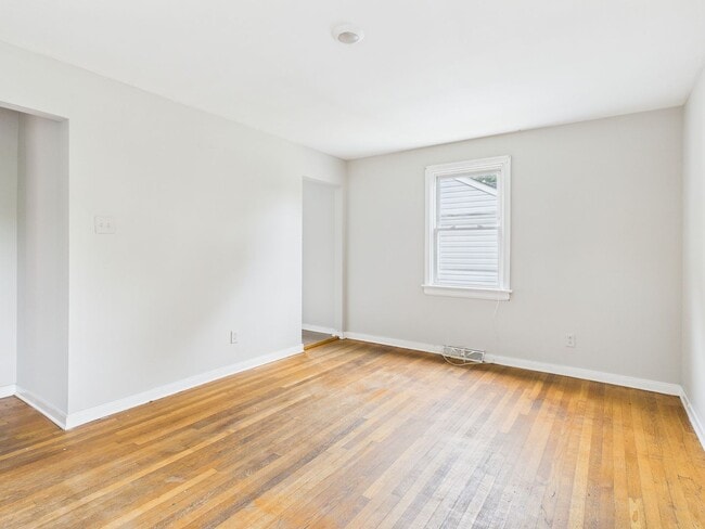 Building Photo - 4707 Castlewood Rd