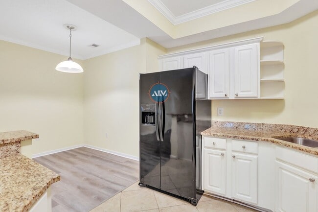 Building Photo - Live the Lowcountry Lifestyle in Comfort a...