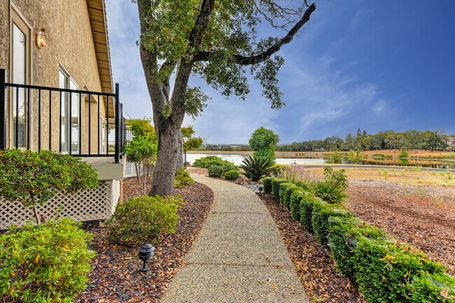 Building Photo - 6533 Chesbro Cir