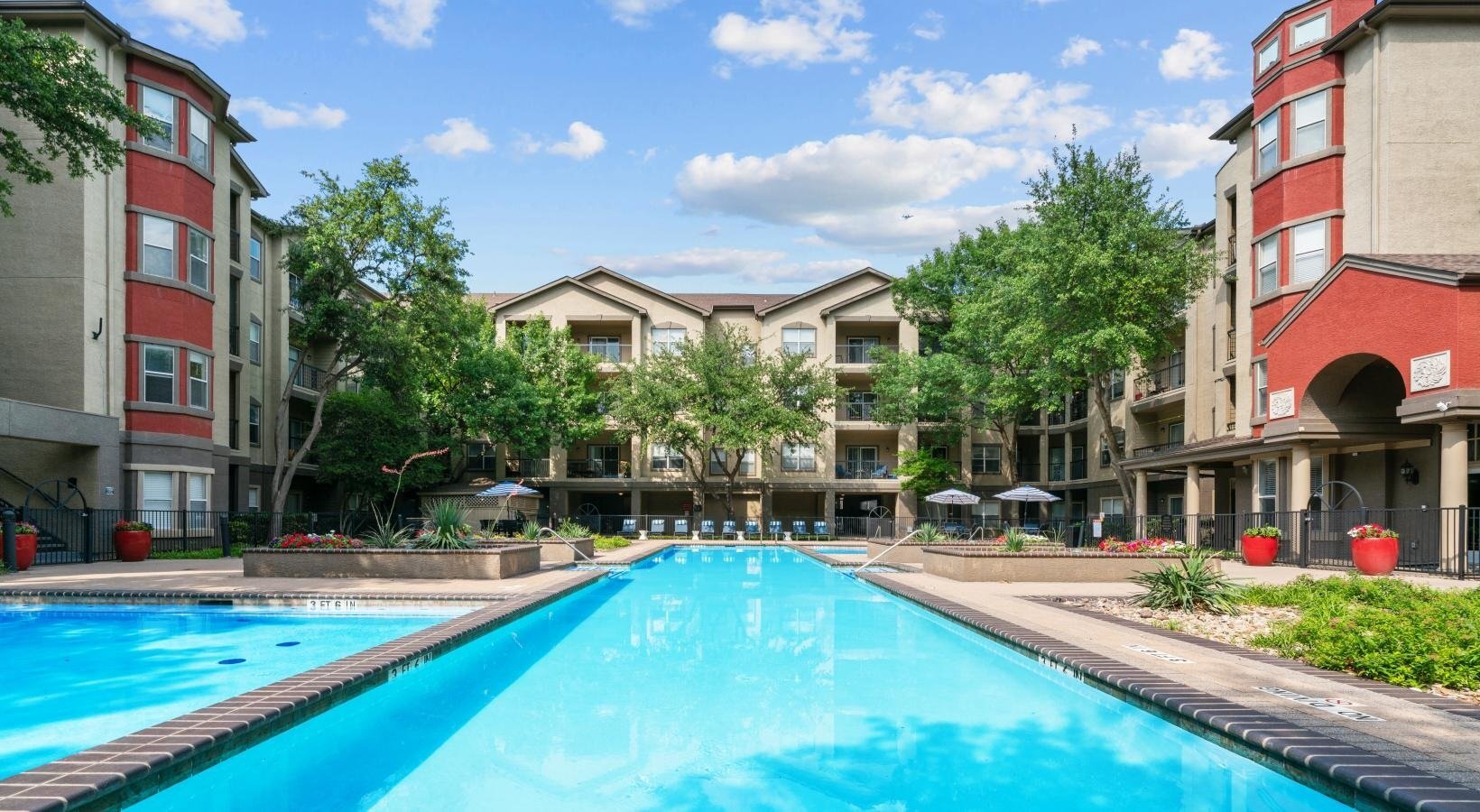 Building Photo - 5720 Forest Park Rd