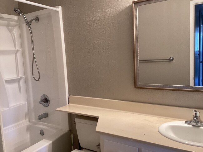 Building Photo - 4222 Topsail Ct