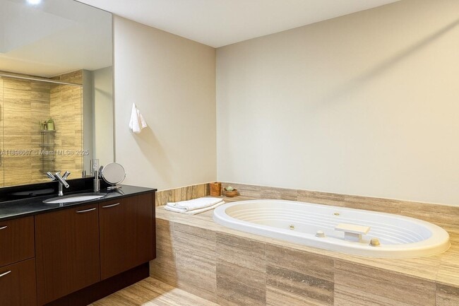 Building Photo - 15901 Collins Ave