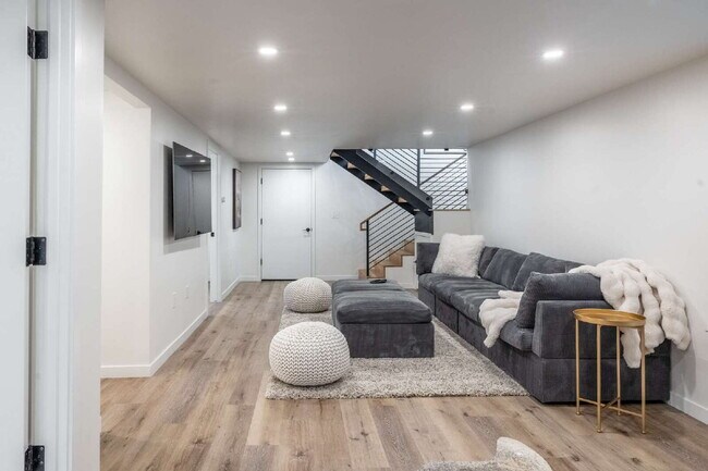 Building Photo - Modern Luxury Rental with Unobstructed Fla...