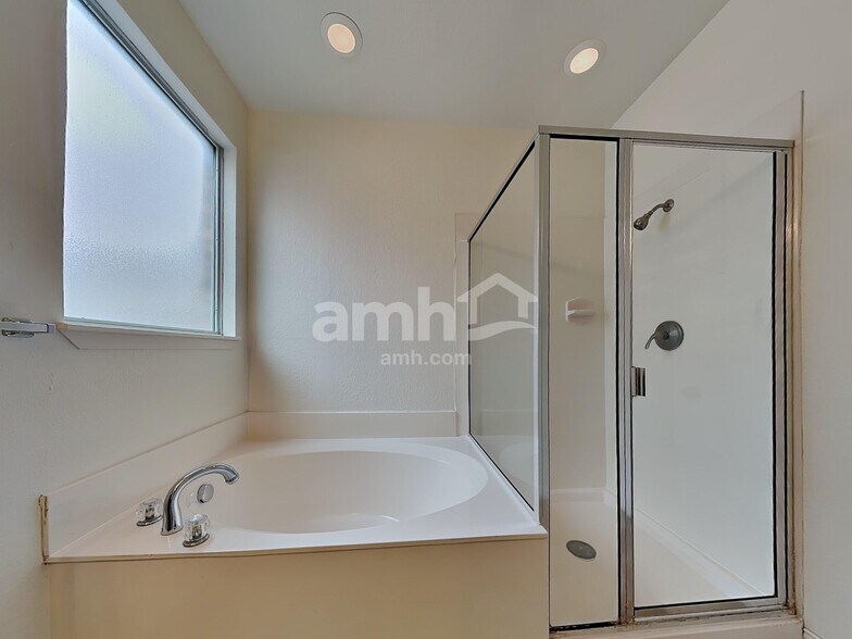 Building Photo - 8613 Corral Cir