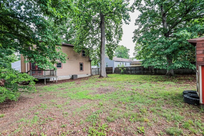 Building Photo - -- Available Now!  Spacious 4 Bed 2 Bath C...