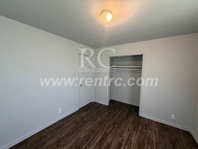 Building Photo - 312 Holmes-